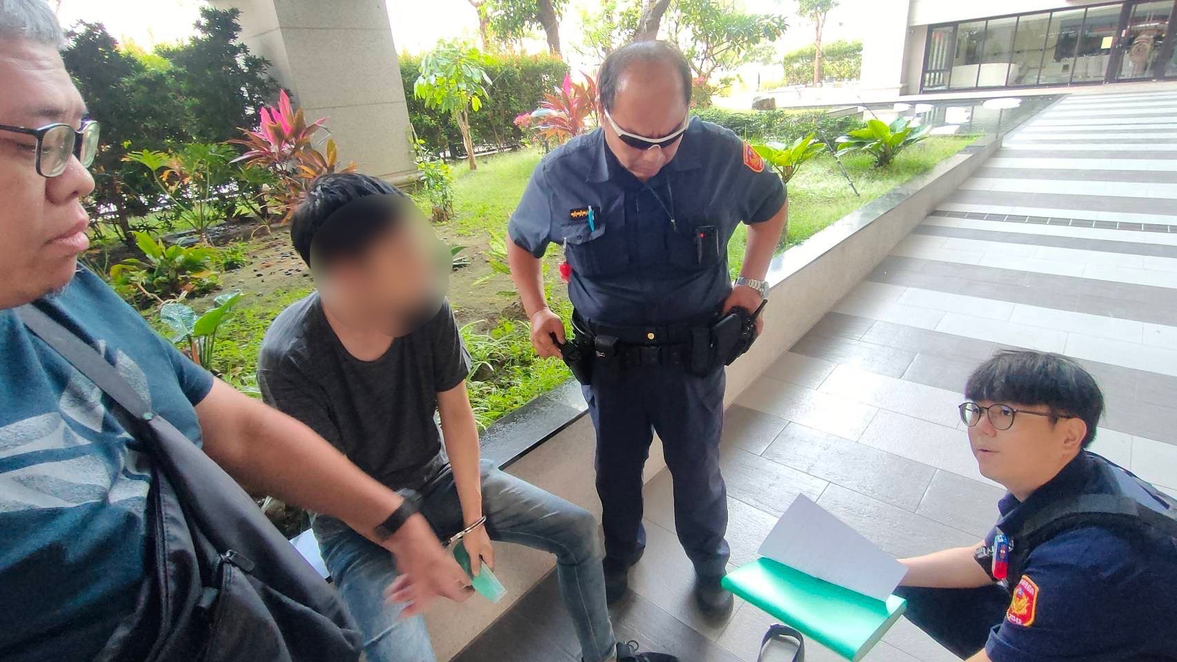 仁武警查獲車手現行犯 　竟與被害人在派出所「狹路相逢