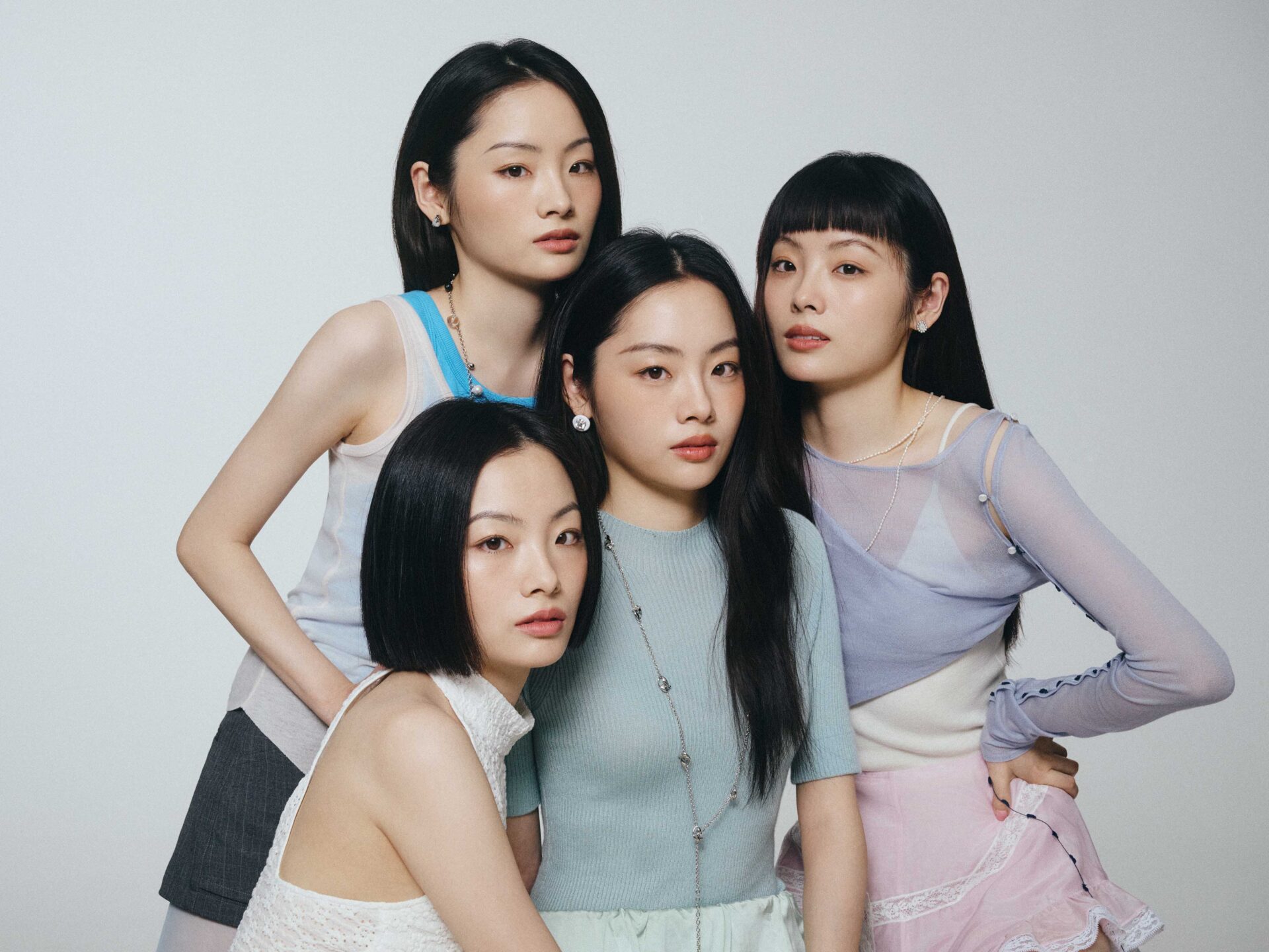 華語樂壇首支四胞胎姊妹  紅飛林樂團成軍