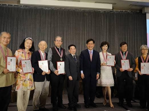 中國文藝獎章頒獎　9人獲榮譽文藝獎章、39人獲中國文藝獎章