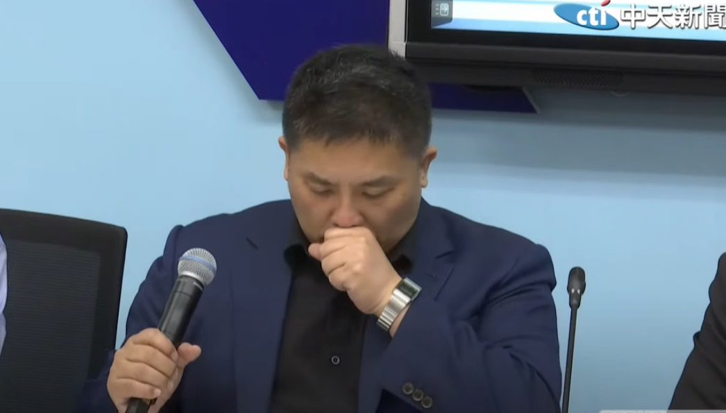 吳宗憲「肋骨微裂」忍痛咳嗽籲綠營勿暴力:親耳聽到王定宇叫沈伯洋往上爬 吳宗憲「肋骨微裂」忍痛咳嗽籲綠營勿暴力:親耳聽到王定宇叫沈伯洋往上爬