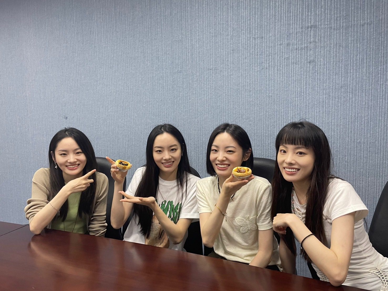 四胞胎姊妹組合「紅飛林」結束台灣工作依依不捨 盛讚台灣美食