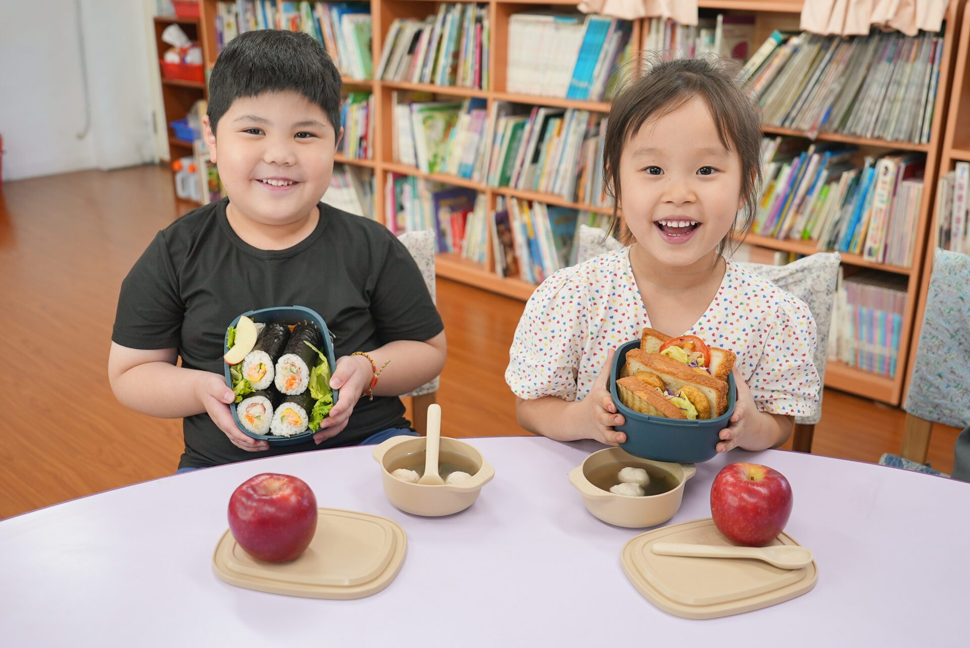 新北贈幼兒園畢業禮物竹纖維餐具組+辭典　祝福邁向下一個教育階段