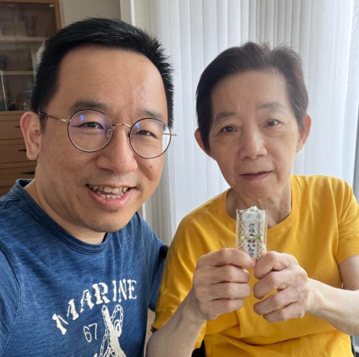 陳水扁特赦在即　吳淑珍等不及先露臉了！母親節陳致中笑容滿面發文：還她公道