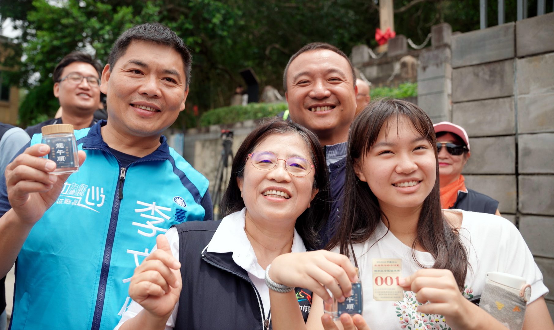 台中鐵砧山劍井端午湧人潮 取午時水祈求事事「龍午順」 台中鐵砧山劍井端午湧人潮 取午時水祈求事事「龍午順」