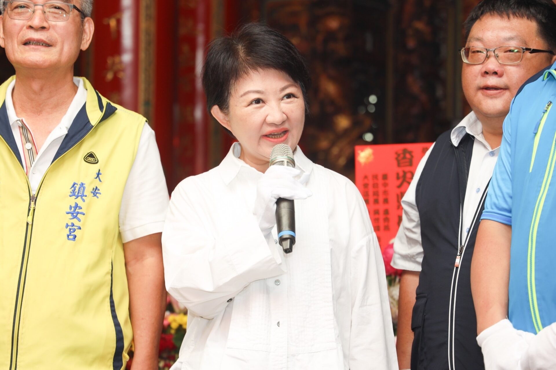 中市大安鎮安宮造福鄉里 盧市長贈匾「聖德母儀」致謝 中市大安鎮安宮造福鄉里 盧市長贈匾「聖德母儀」致謝