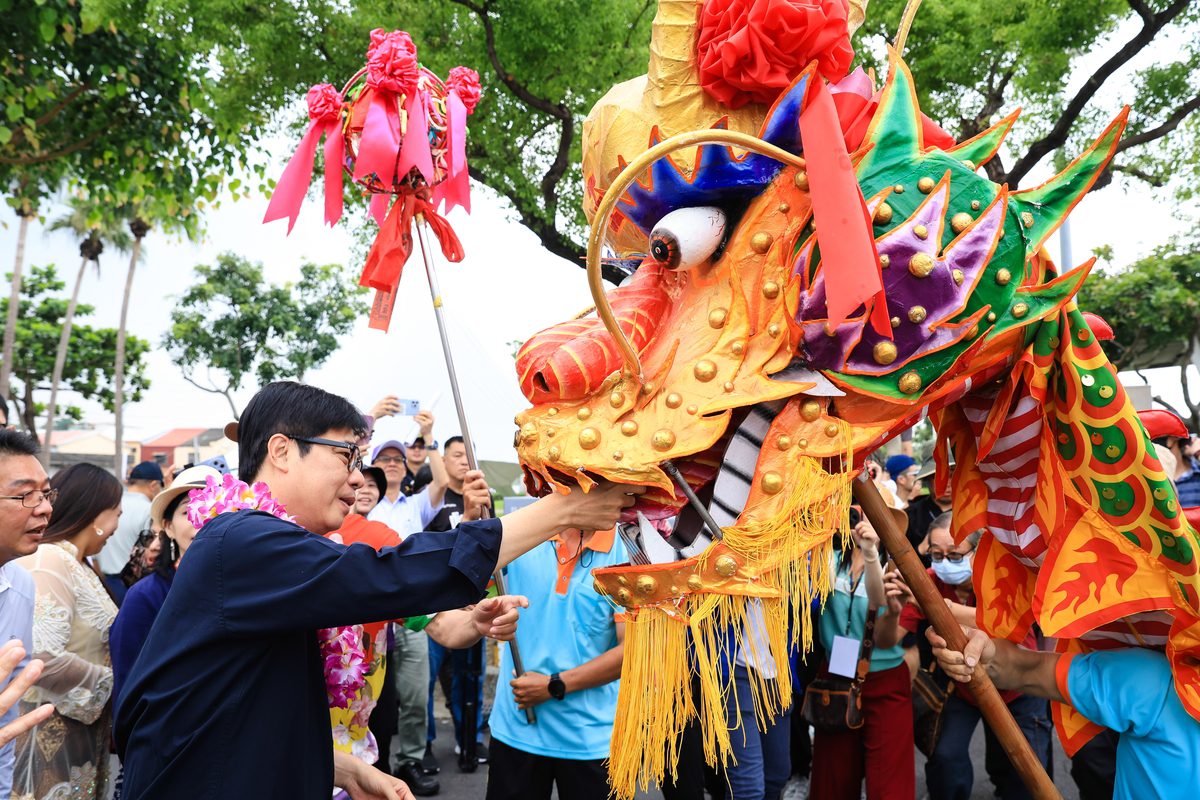 陳其邁鳴槍揭開林園傳統龍舟錦標賽序幕　允諾持續推動建設 提供鄉親好生活