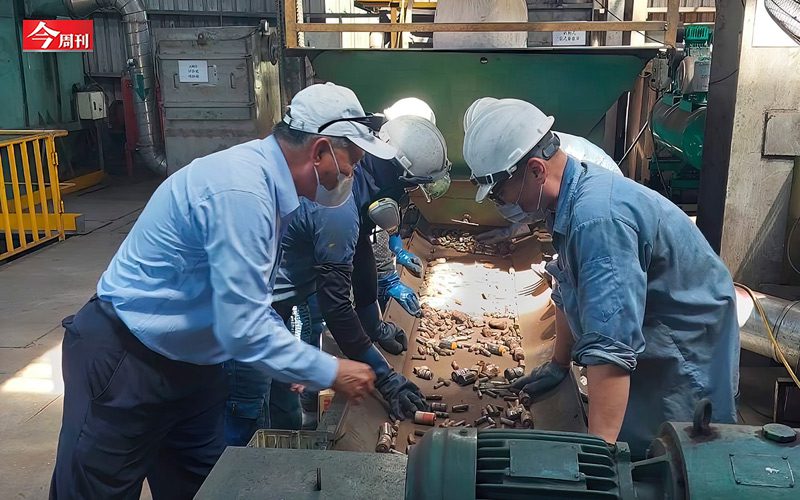 電動車電池回收商機下的隱憂》鎳鈷錳等稀缺金屬再利用價值大,為何政策及法規反成為絆腳石? 電動車電池回收商機下的隱憂》鎳鈷錳等稀缺金屬再利用價值大,為何政策及法規反成為絆腳石?