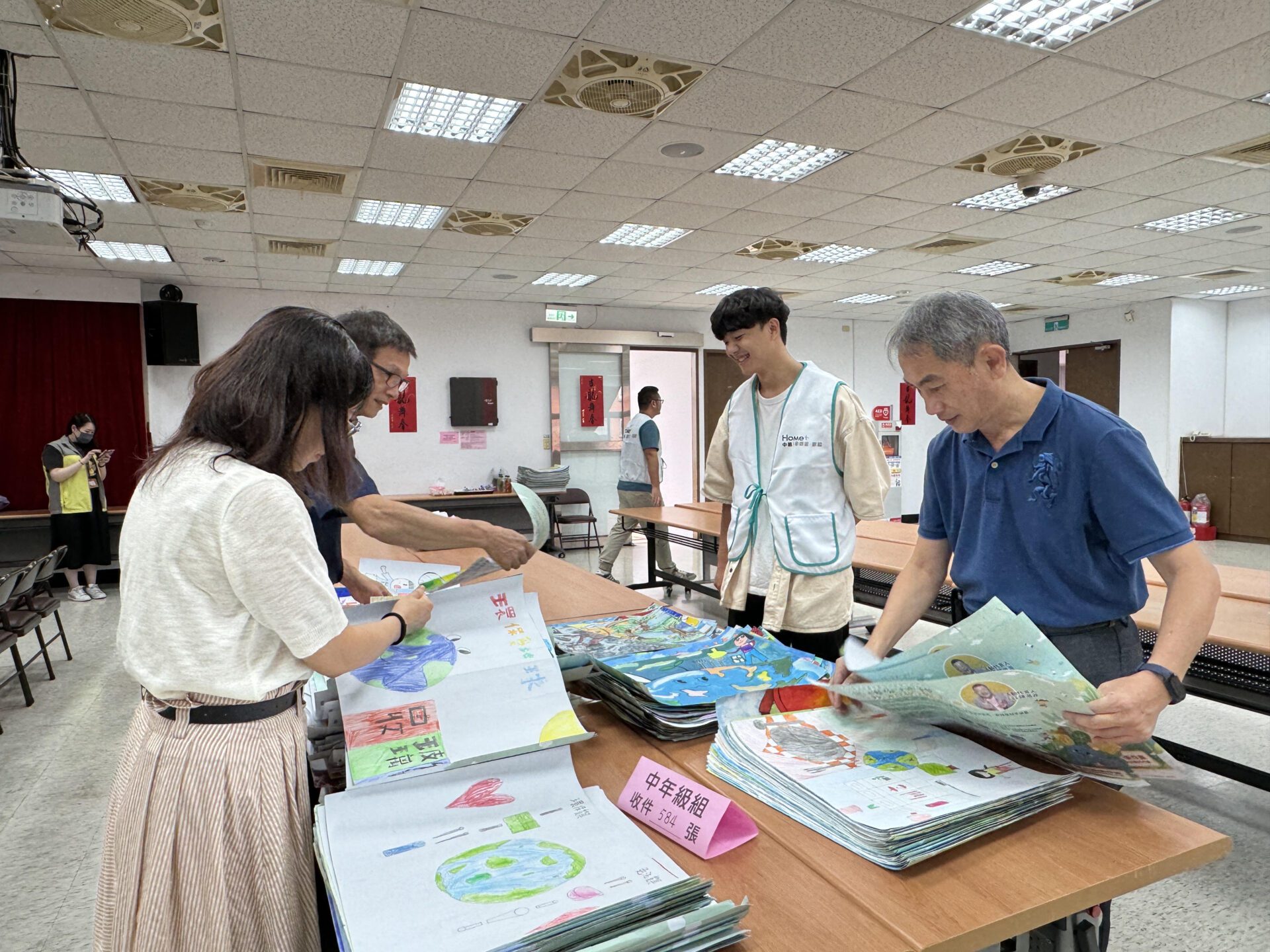 永和繪畫比賽評選 「減碳愛地球」展童趣