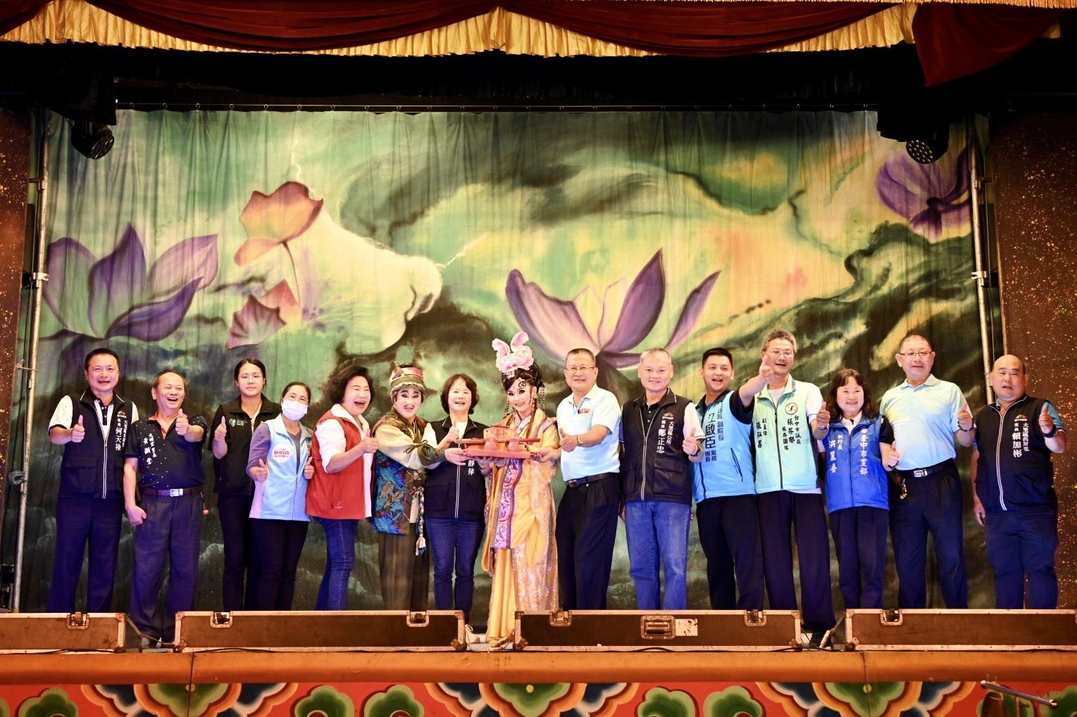 明華園日字團《丈人變子婿》幽默登場！　1.5千名觀眾大里同樂 - 台北郵報 | The Taipei Post
