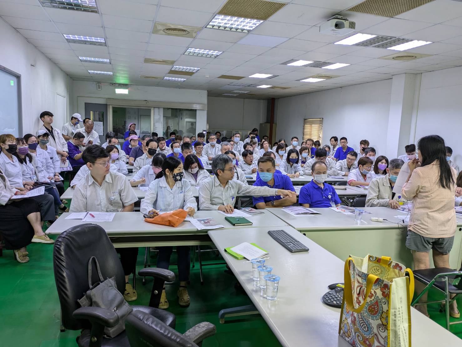 競國實業台灣廠年底關閉 新北勞工局入廠宣導 關注勞工權益 競國實業台灣廠年底關閉 新北勞工局入廠宣導 關注勞工權益