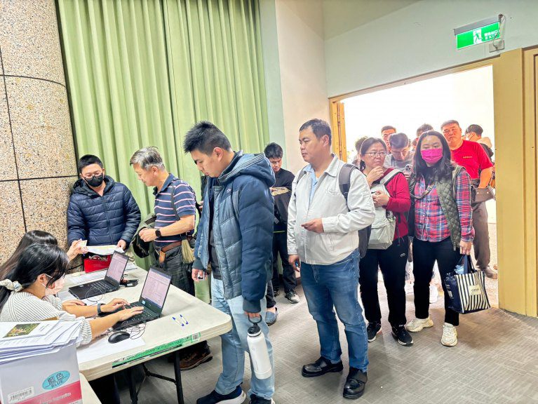 高雄首波綠鬣蜥獵人完訓 「獵龍大隊」成軍　官民協力守護生態環境