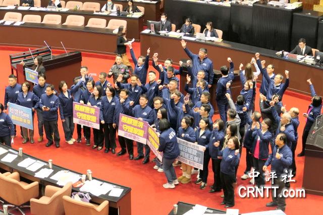 藍白聯手抗綠 通過提高警消、海巡退休俸 藍白聯手抗綠 通過提高警消、海巡退休俸