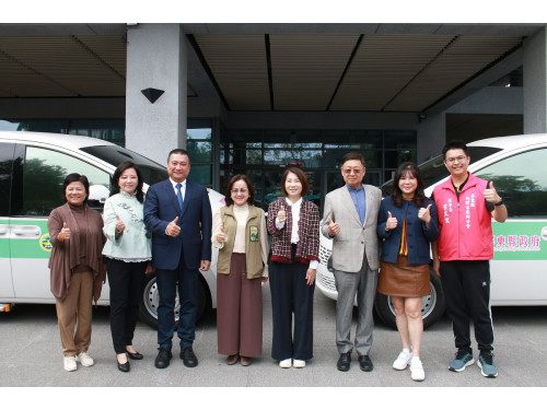屏東縣政府再獲企業捐贈社區行動生活復能車  服務量能再升級