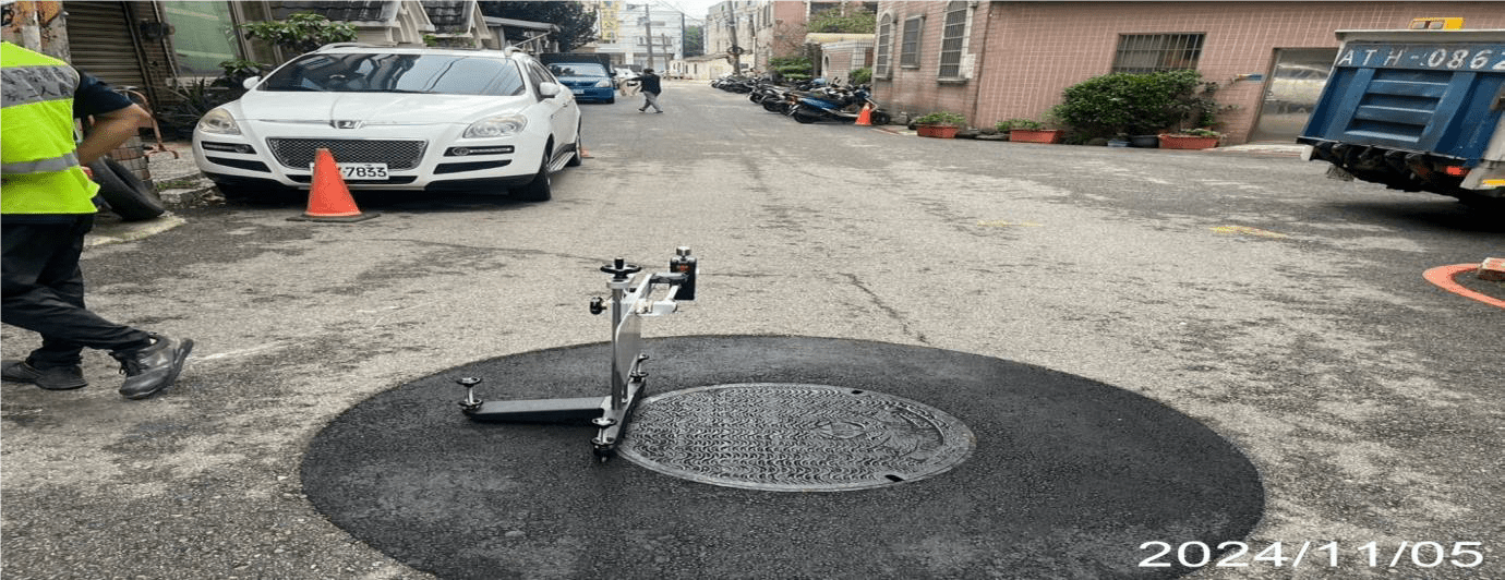 桃園水務局強化雨水下水道人孔蓋抗滑性 降低行車風險