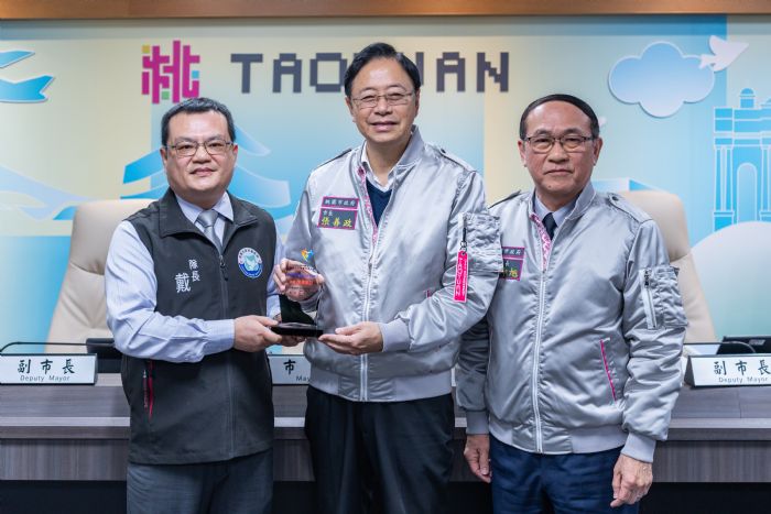 桃警少年隊輔導中輟生重返校園 獲教育部頒獎肯定 桃警少年隊輔導中輟生重返校園 獲教育部頒獎肯定