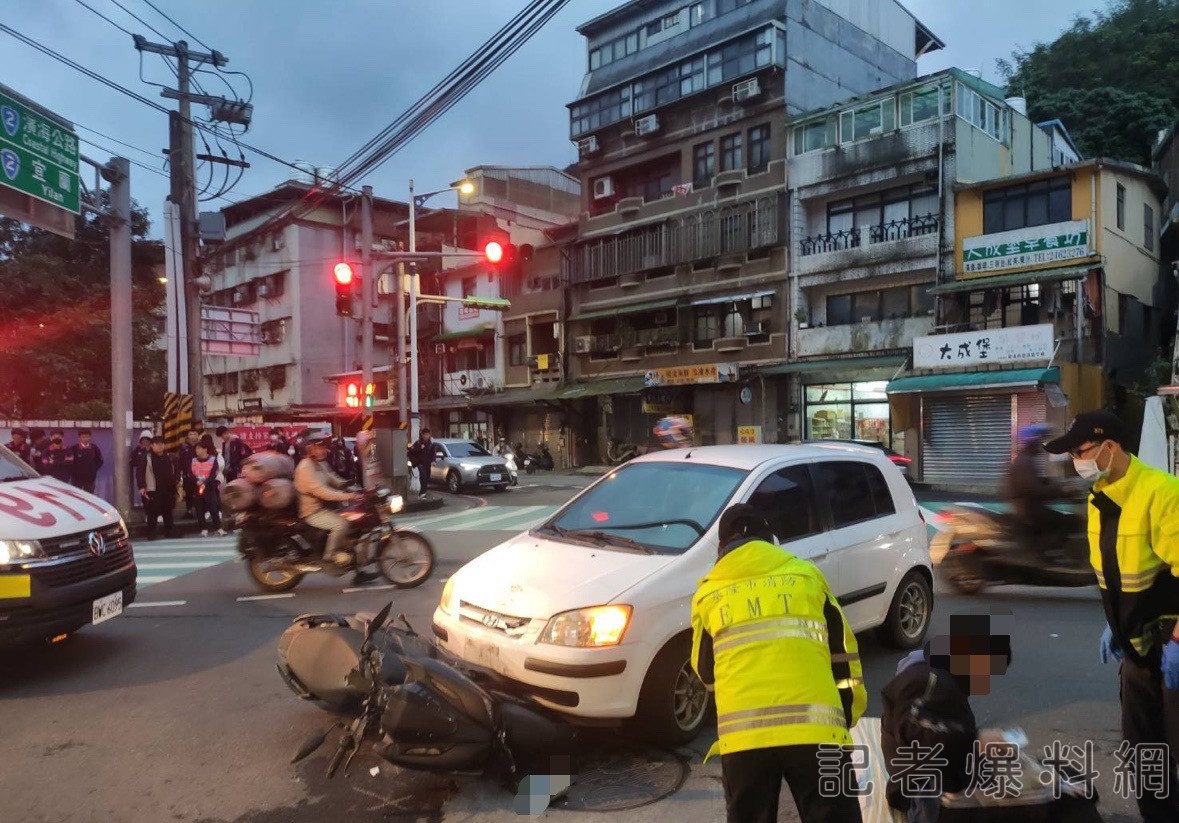 影/驚險瞬間！基隆女駕駛轉彎闖禍 海大生遭撞飛半空中
