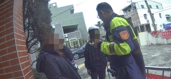 勸勸我的小孩!憂兒淪「豬仔」 湖內警苦口婆心助破冰 勸勸我的小孩!憂兒淪「豬仔」 湖內警苦口婆心助破冰