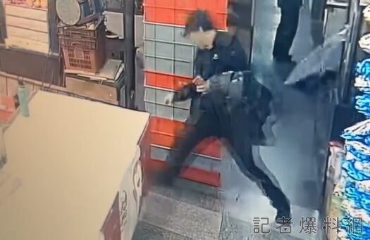 影/延吉街夜市竊賊出沒!勘察動線神速偷貨款 店家怒PO監視器緝兇 影/延吉街夜市竊賊出沒!勘察動線神速偷貨款 店家怒PO監視器緝兇