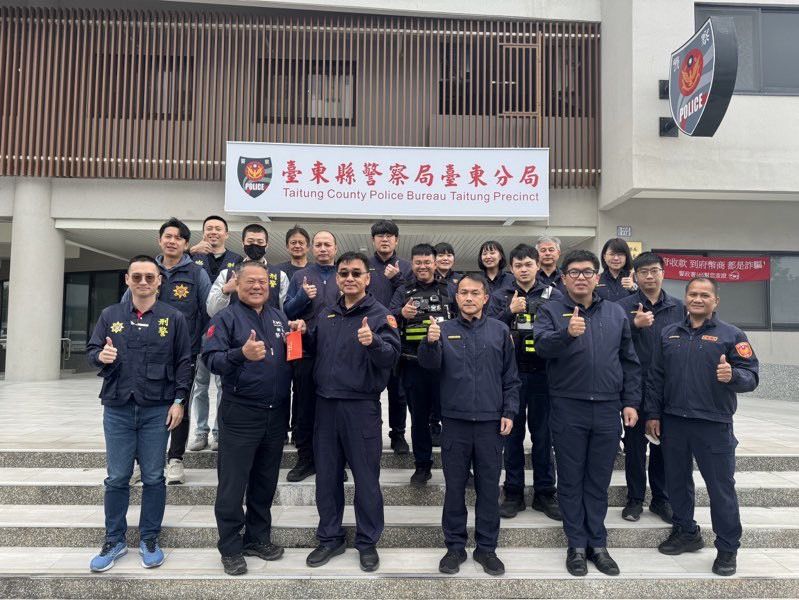 送暖迎新春 卑南鄉長郭宗益親赴所轄派出所暨分局致贈春節慰問品 送暖迎新春 卑南鄉長郭宗益親赴所轄派出所暨分局致贈春節慰問品