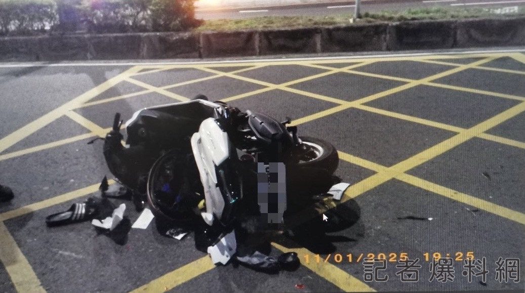 快訊/高雄版「機車保齡球」!自小客出地下室 2人急煞「1慘摔滑行」擊落前車 快訊/高雄版「機車保齡球」!自小客出地下室 2人急煞「1慘摔滑行」擊落前車