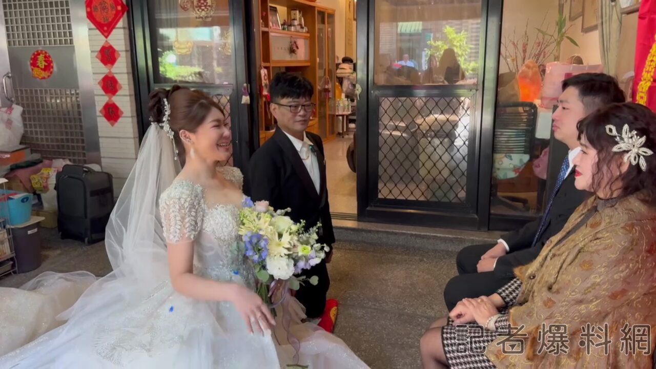 台南豪華超跑車隊迎親！驚艷眾人　新娘車勞斯萊斯成焦點