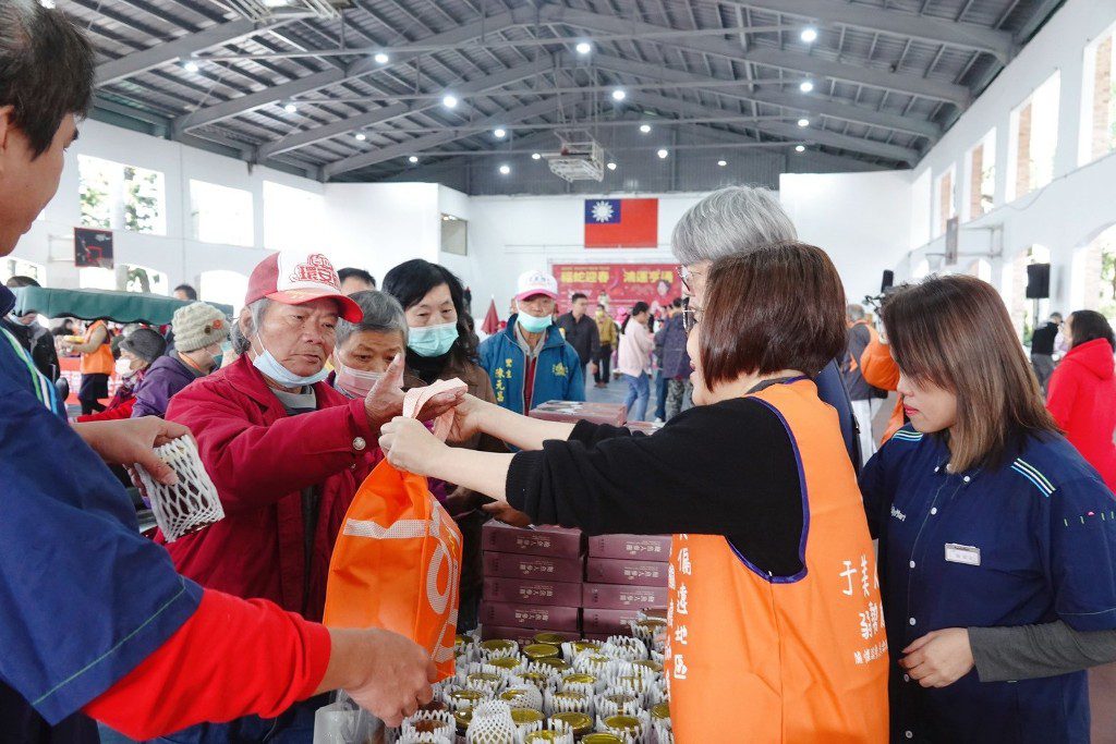 于美人偏遠地區關懷協會　送溫暖給困難關懷戶