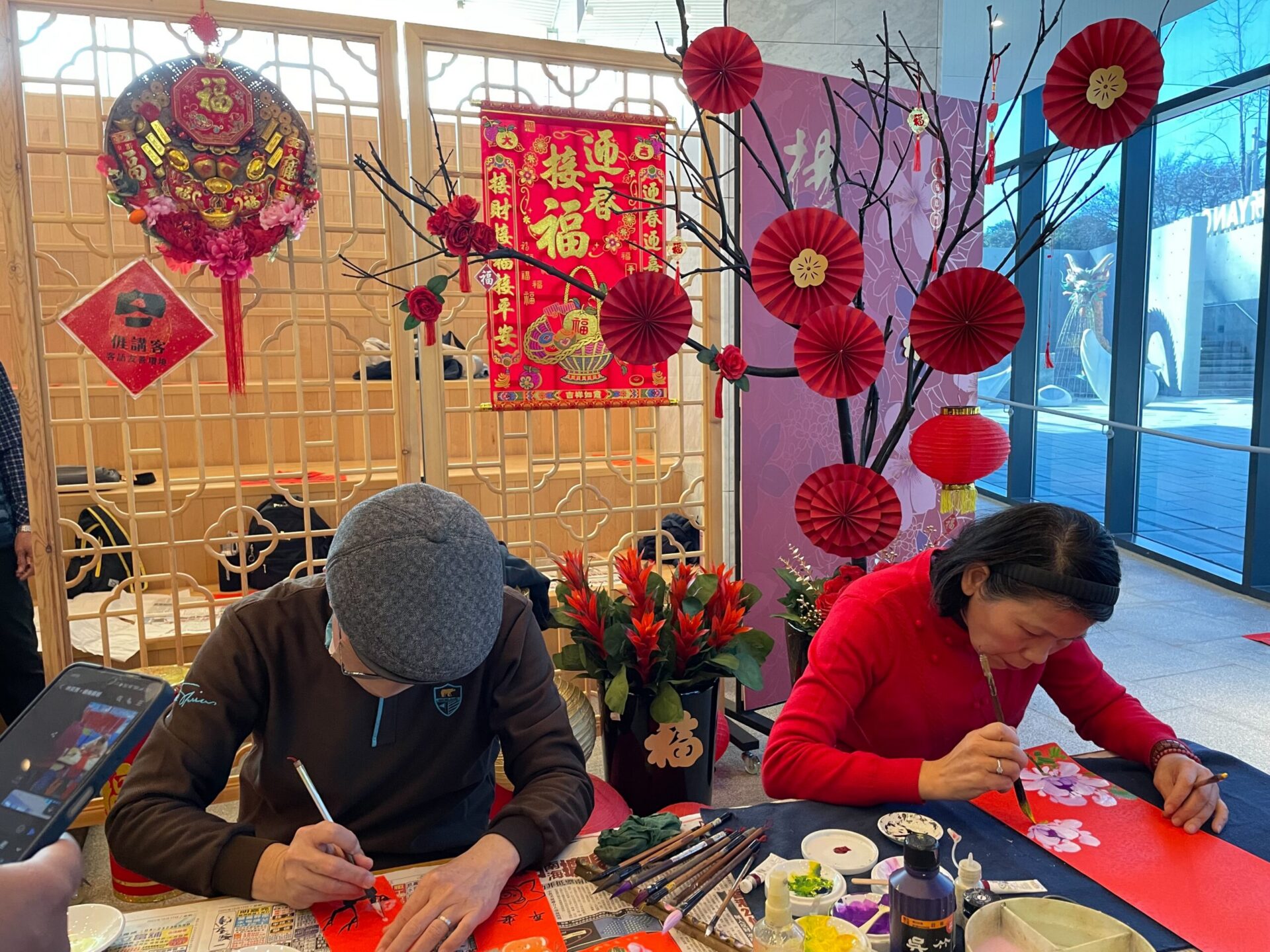 書法大師楊梅區公所揮毫迎春 民眾領免費春聯歡度佳節 書法大師楊梅區公所揮毫迎春 民眾領免費春聯歡度佳節