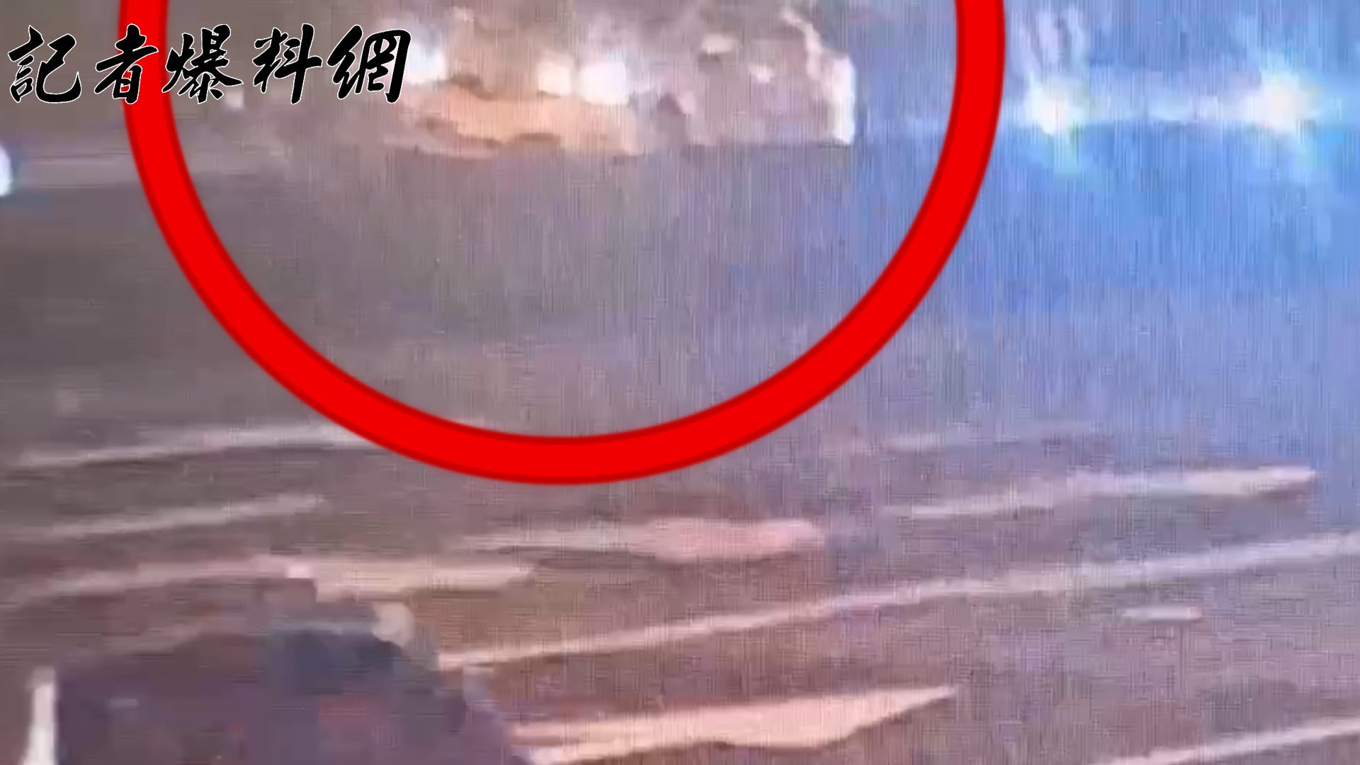 疑不熟路況變換車道不慎　7旬婦整台車「凸」上分隔島