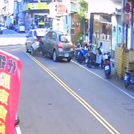 （有片）撞擊畫面曝光！　大甲自小客車追撞3車駕駛肝臟破裂昏迷