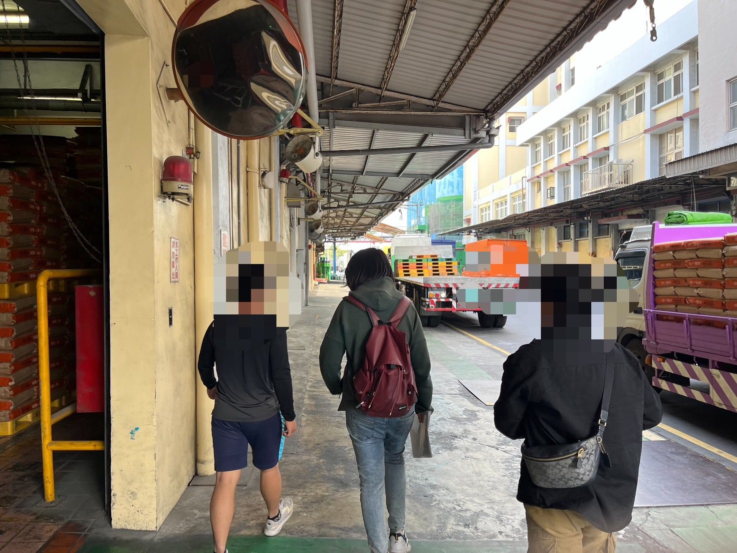 16歲少年寒夜露宿廟宇   高市警跨縣市解心結助返家