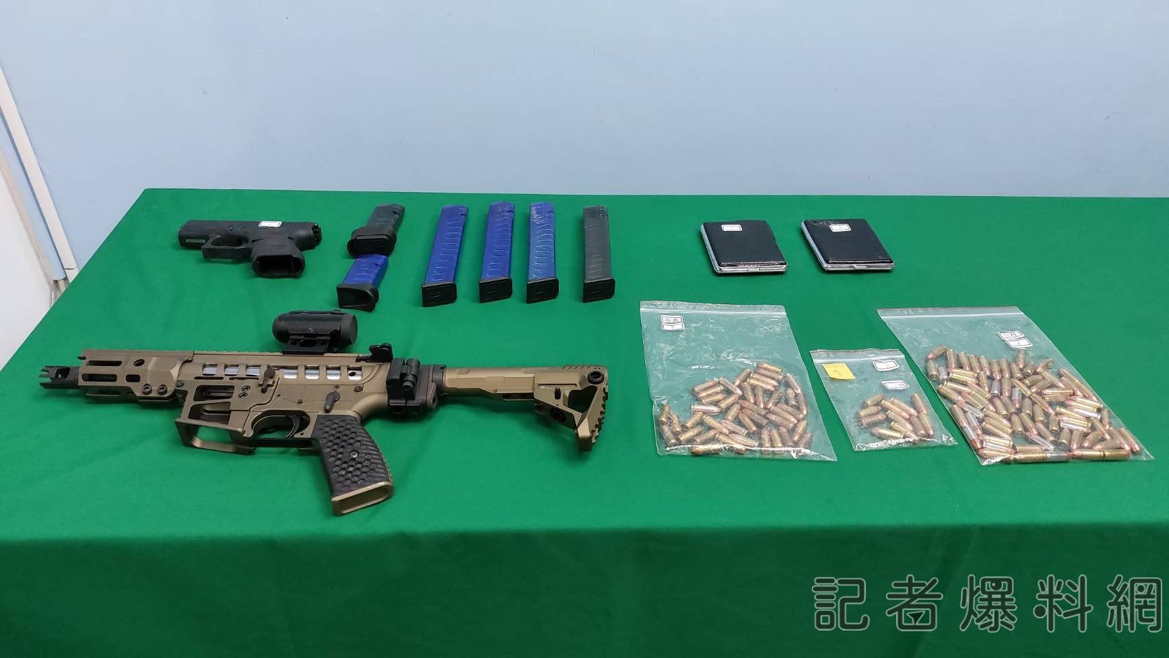 影／擁槍自重！高雄「七條通」遭逮 搜出MPX衝鋒槍超驚人