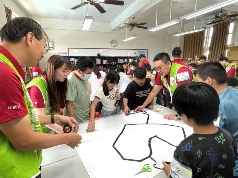 竹市內湖與載熙國小領航AI教育　打造智慧校園與數位學習新未來