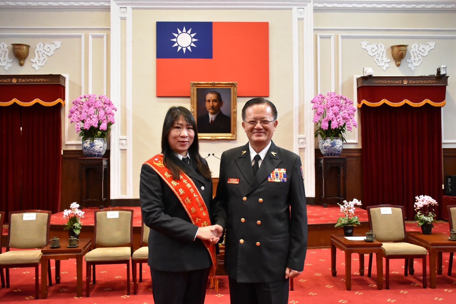 推廣消防觀念逾15年 桃消龜山防火宣導隊許春香獲鳳凰獎肯定 推廣消防觀念逾15年 桃消龜山防火宣導隊許春香獲鳳凰獎肯定