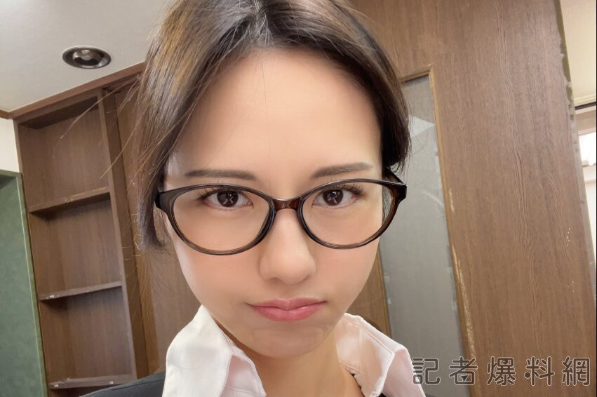 43歲AV女優武藤彩香「凍齡美貌超驚人」 自爆女兒網搜她藝名驚見「媽媽在親親」 43歲AV女優武藤彩香「凍齡美貌超驚人」 自爆女兒網搜她藝名驚見「媽媽在親親」