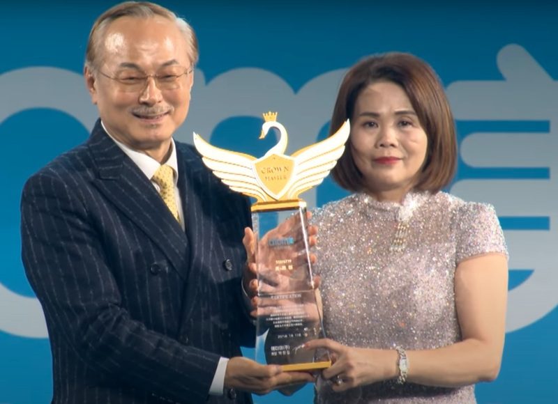 堅持不懈踏上巔峰:黃筱粧成為艾多美台灣第三位王冠大師 堅持不懈踏上巔峰:黃筱粧成為艾多美台灣第三位王冠大師