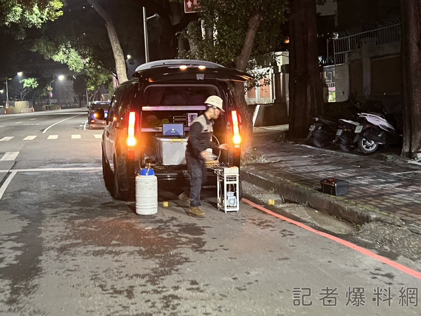 夢魘浮現?高雄楠梓晚間疑散發油氣 警消找嘸來源 夢魘浮現?高雄楠梓晚間疑散發油氣 警消找嘸來源