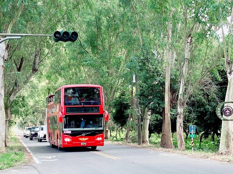 「蛇來運轉185」雙層巴士啟航 探索沿山公路的風景祕境 「蛇來運轉185」雙層巴士啟航 探索沿山公路的風景祕境