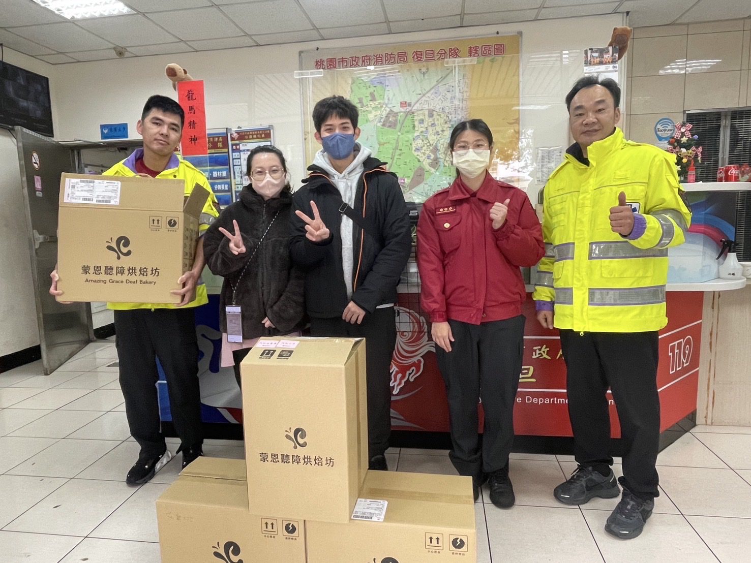 緊急接生母女均安 新手爸媽感謝桃消復旦分隊神救援 緊急接生母女均安 新手爸媽感謝桃消復旦分隊神救援