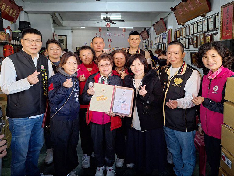 林美燕議員寒冬送暖 第十年愛心認捐年菜千餘戶 林美燕議員寒冬送暖 第十年愛心認捐年菜千餘戶