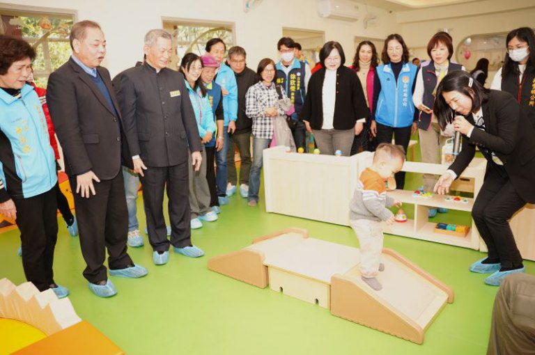 竹縣添第8處公托 新豐松柏托嬰中心今揭牌 竹縣添第8處公托 新豐松柏托嬰中心今揭牌