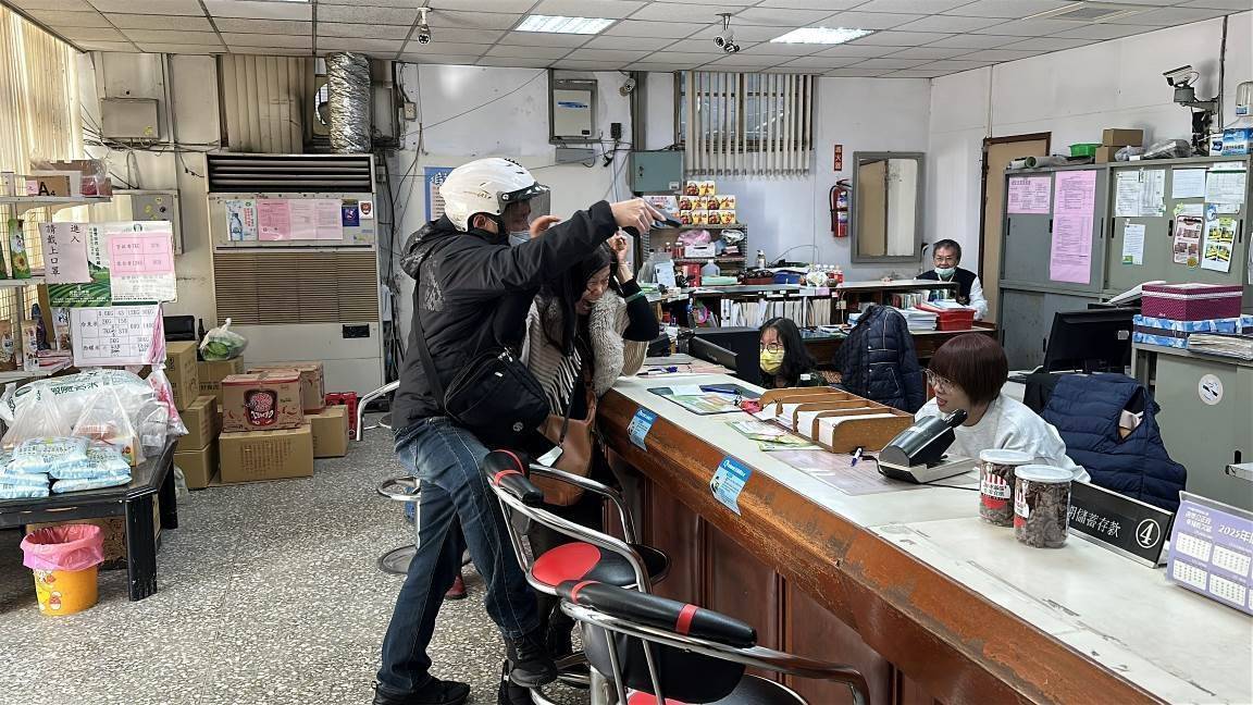 大陣仗防搶演練 民眾誤以為真急報警 大陣仗防搶演練 民眾誤以為真急報警