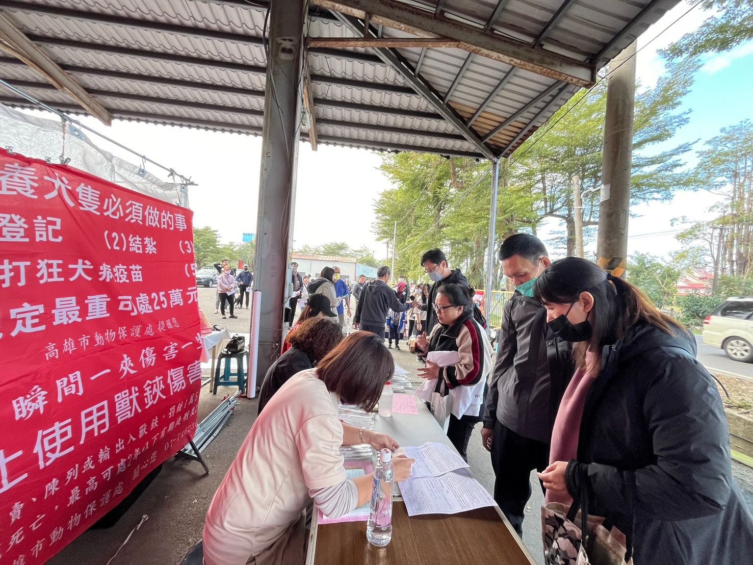 偏鄉巡迴犬貓絕育活動 首場大樹區姑山倉庫  鄉親攜毛孩踴躍參加