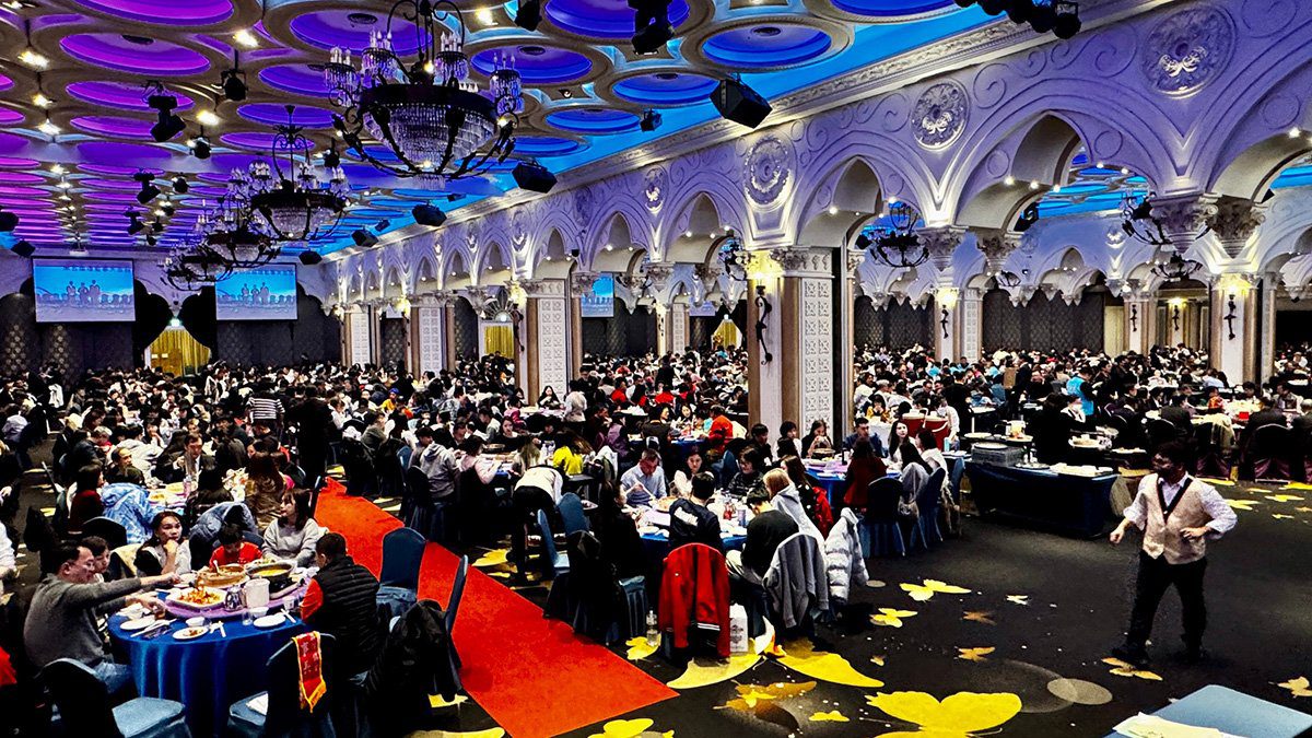 林彥宏蟬聯台中補教協會理事長    教育局長蔣偉民代表盧市長到場祝賀