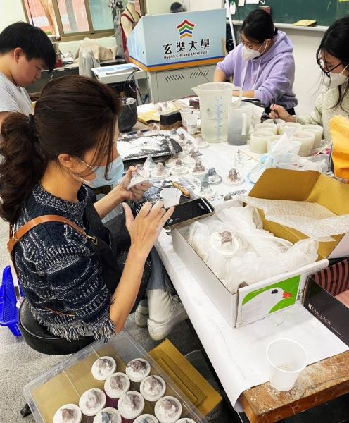 玄奘大學藝創系攜手新竹市文化局 打造帛琉總統就職典禮特色禮品 玄奘大學藝創系攜手新竹市文化局 打造帛琉總統就職典禮特色禮品