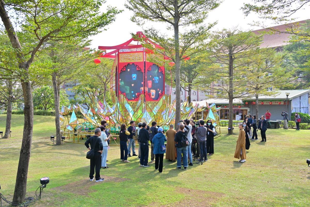 「向前有路 光明在望」 佛光山平安燈會1/29與您結緣 「向前有路 光明在望」 佛光山平安燈會1/29與您結緣