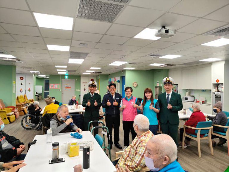 新竹郵局捐贈照護物資予與安歆照護關懷協會 吳進益局長:郵政傳情 幸福前行 新竹郵局捐贈照護物資予與安歆照護關懷協會 吳進益局長:郵政傳情 幸福前行