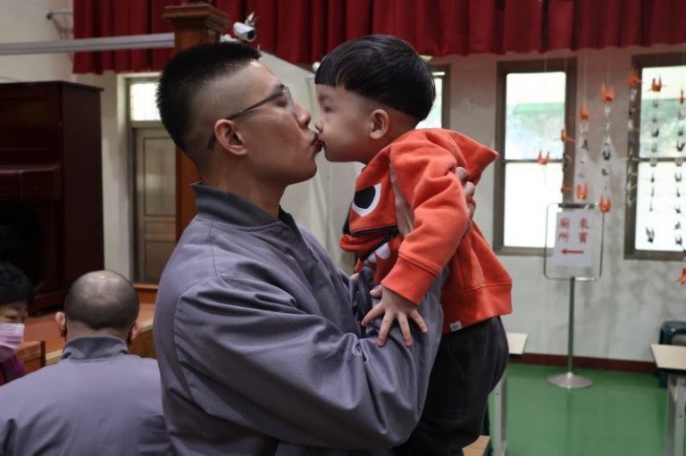 春節懇親在竹監歳歲平安迎蛇年 新竹監獄辦理收容人春節面對面懇親活動 春節懇親在竹監歳歲平安迎蛇年 新竹監獄辦理收容人春節面對面懇親活動