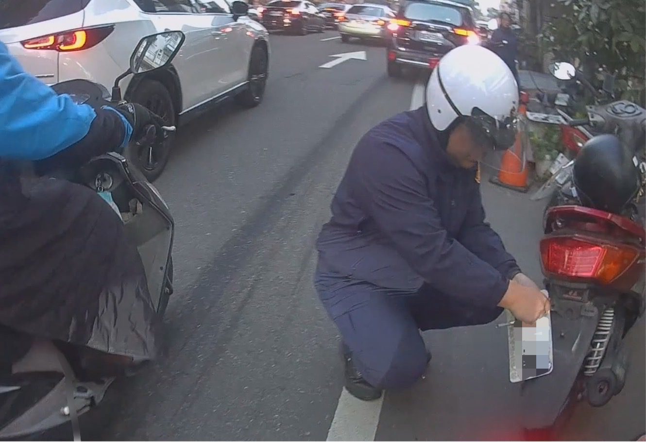 天冷禦寒喝半瓶「這東西」男騎士下場慘了 天冷禦寒喝半瓶「這東西」男騎士下場慘了