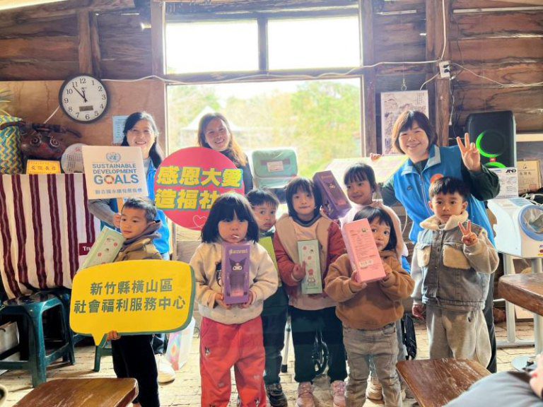 歲末寒冬送暖　 竹縣攜手女力社團送醫療輔具到偏鄉