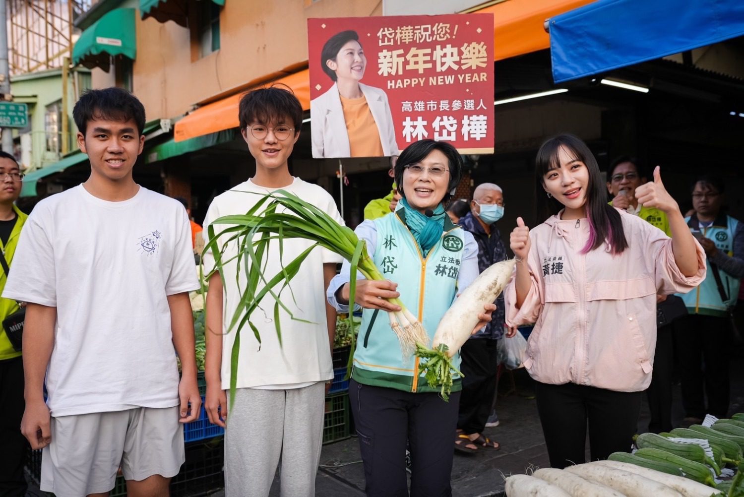 反癱瘓救台灣,林岱樺與黃捷前往內惟市場宣講 反癱瘓救台灣,林岱樺與黃捷前往內惟市場宣講
